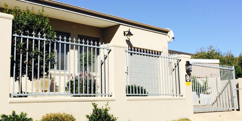 Steel fencing panels & sliding gate