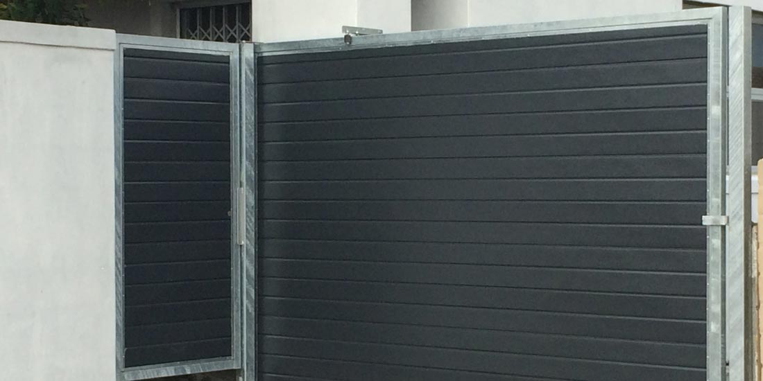 Sliding & pedestrian gate with aluzinc doors - Charcoal, horizontal slatted
